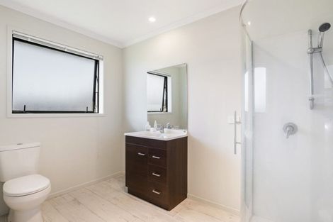 Photo of property in 18 Helenslee Road, Pokeno, 2402