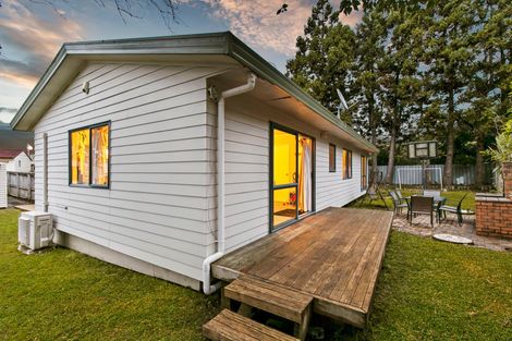 Photo of property in 44b Woodside Road, Massey, Auckland, 0614