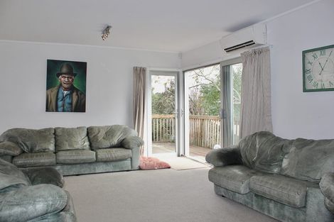Photo of property in 58 Taipari Road, Te Atatu Peninsula, Auckland, 0610
