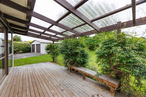 Photo of property in 12 Athlone Place, Hokowhitu, Palmerston North, 4410
