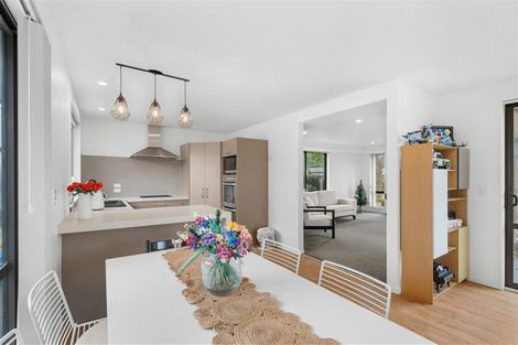 Photo of property in 17 Sovereign Gardens, Halswell, Christchurch, 8025