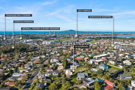 Photo of property in 24 Alton Avenue, Hillcrest, Auckland, 0627