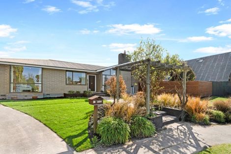 Photo of property in 10 Parkview Place, Avonhead, Christchurch, 8042