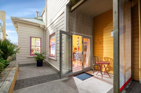 Photo of property in 62 Pirie Street, Mount Victoria, Wellington, 6011