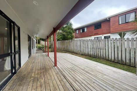 Photo of property in 6 Thalia Place, Totara Vale, Auckland, 0629