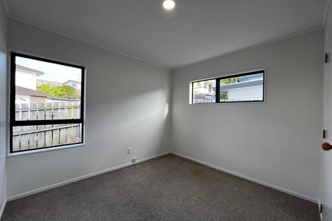 Photo of property in 1a Romulus Place, Totara Vale, Auckland, 0629