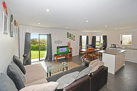 Photo of property in 17 Lupis Way, Kaiwaka, 0573