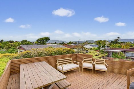 Photo of property in 22 Gray Avenue, Paraparaumu Beach, Paraparaumu, 5032