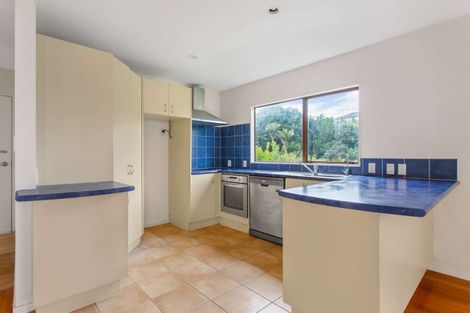 Photo of property in 2 Pistachio Place, Goodwood Heights, Auckland, 2105