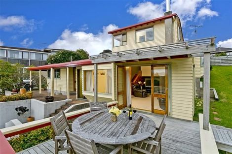 Photo of property in 18 Lingham Crescent, Torbay, Auckland, 0630