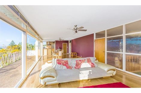 Photo of property in 181 Glenfield Road, Hillcrest, Auckland, 0627