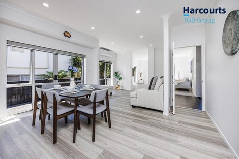 Photo of property in 2 Beatrice Place, Flat Bush, Auckland, 2016