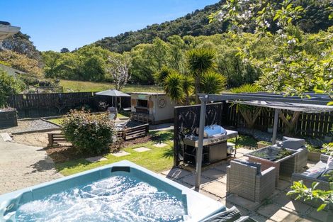 Photo of property in 16 The Anchorage, Waikawa, Picton, 7220