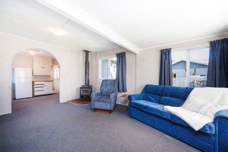 Photo of property in 12 Beach Street, Tangimoana, 4822