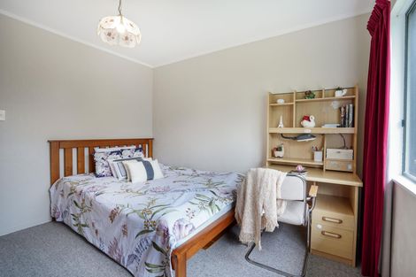 Photo of property in 4a Brett Place, Takaro, Palmerston North, 4412