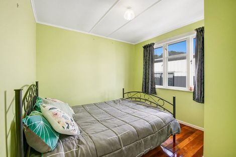 Photo of property in 22 Makiri Street, Helensville, 0800