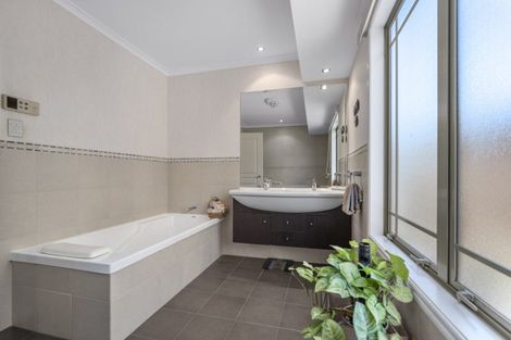 Photo of property in 23 Inverness Drive, Pyes Pa, Tauranga, 3112