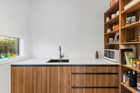 Photo of property in 17 Strowan Road, Strowan, Christchurch, 8052