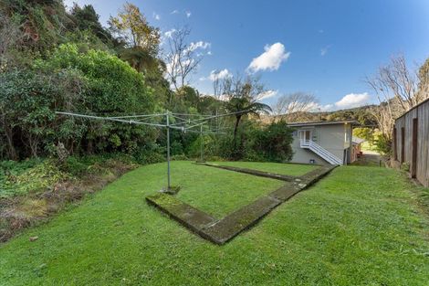 Photo of property in 52 Pinehaven Road, Pinehaven, Upper Hutt, 5019