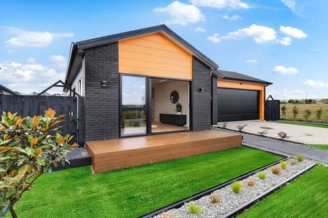 Photo of property in 51 Emerald Avenue, Rosehill, Papakura, 2113