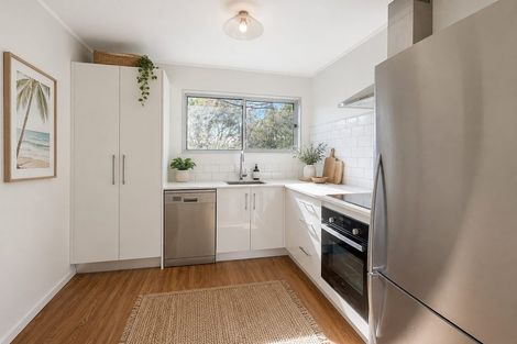 Photo of property in 19 Morriggia Place, Bayview, Auckland, 0629