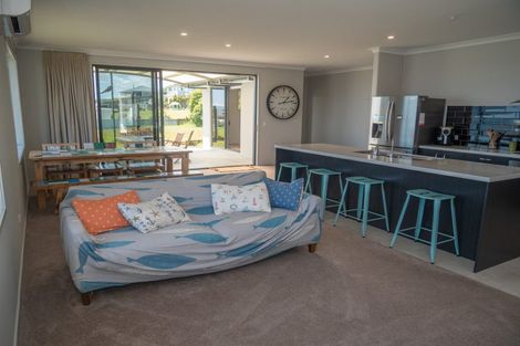 Photo of property in 31 Eagles Way, Cable Bay, 0420