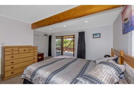 Photo of property in 1394 Whangaparaoa Road, Army Bay, Whangaparaoa, 0930