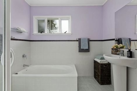 Photo of property in 1/4 Firth Road, Torbay, Auckland, 0630