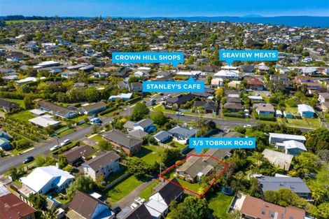 Photo of property in 3/5 Tobruk Crescent, Milford, Auckland, 0620