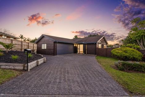 Photo of property in 22 Matisse Drive, West Harbour, Auckland, 0618