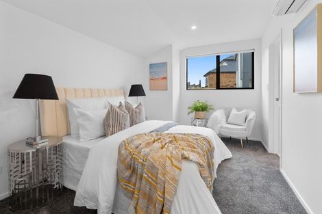 Photo of property in 165d Wiseley Road, West Harbour, Auckland, 0618