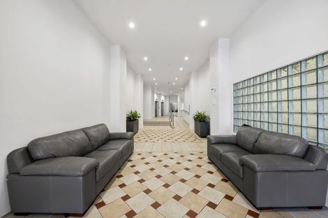 Photo of property in Stadium Garden Flats, 401/107 Thorndon Quay, Pipitea, Wellington, 6011