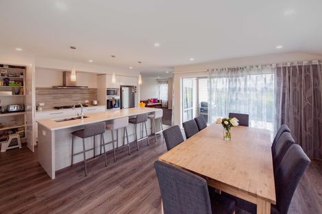 Photo of property in 1 Stony Hill Place, Grenada Village, Wellington, 6037