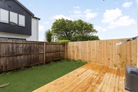Photo of property in 2/30 Smythe Road, Henderson, Auckland, 0612