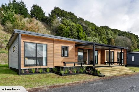 Photo of property in 1994 Great South Road, Bombay, 2675