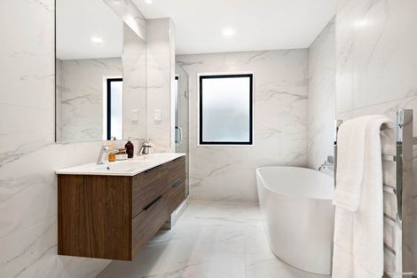 Photo of property in 21a Roseberry Avenue, Birkenhead, Auckland, 0626