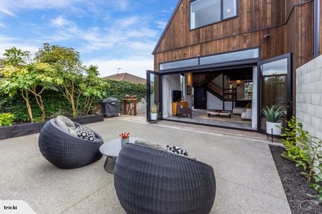 Photo of property in 71 Innes Road, St Albans, Christchurch, 8052