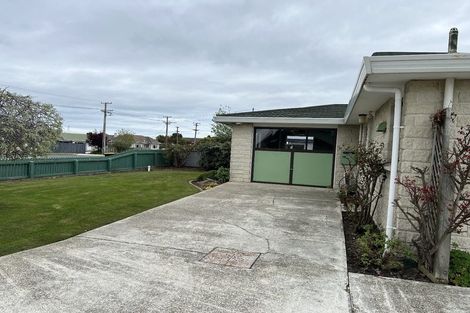 Photo of property in 26 West Plains Road, Waikiwi, Invercargill, 9810