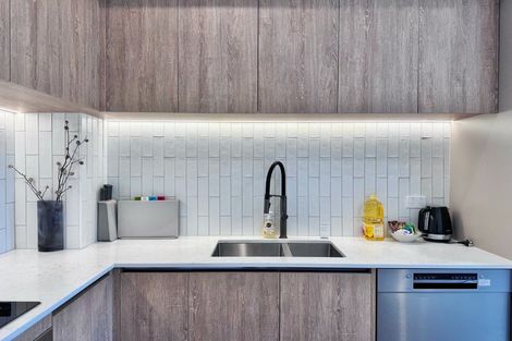 Photo of property in 6b Law Street, Torbay, Auckland, 0630