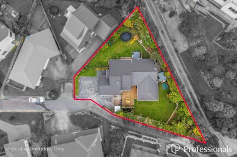 Photo of property in 13 Otamarau Grove, Maungaraki, Lower Hutt, 5010
