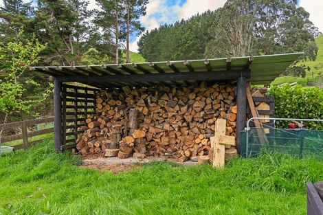 Photo of property in 105 Waterfall Road, Paraparaumu, 5032