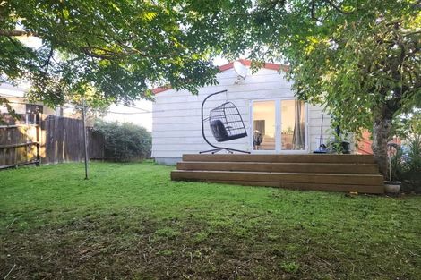 Photo of property in 75 Meadowvale Rise, Titirangi, Auckland, 0604