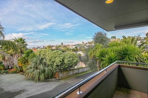 Photo of property in 23 Hogarth Rise, West Harbour, Auckland, 0618