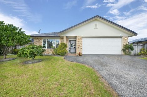 Photo of property in 15 Hillwell Drive, Henderson, Auckland, 0612