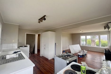 Photo of property in 3 Ozich Avenue, Te Atatu South, Auckland, 0610