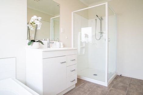 Photo of property in 21 Faringdon Boulevard, Rolleston, 7615