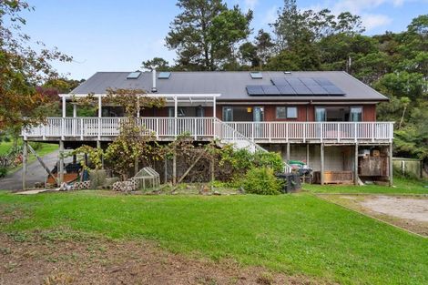 Photo of property in 140 Shaw Road, Oratia, Auckland, 0604