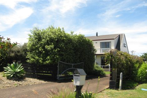 Photo of property in 114 Torkar Road, Clarks Beach, 2122