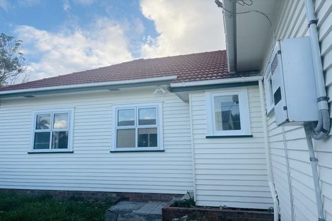 Photo of property in 33 Earlsworth Road, Mangere East, Auckland, 2024
