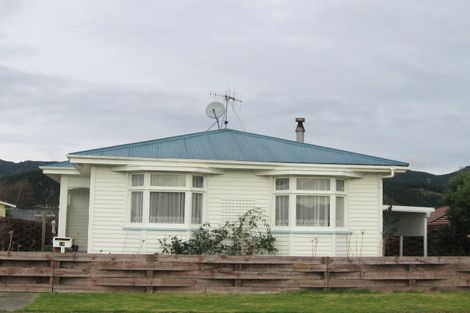 Photo of property in 12 Spackman Crescent, Paraparaumu, 5032